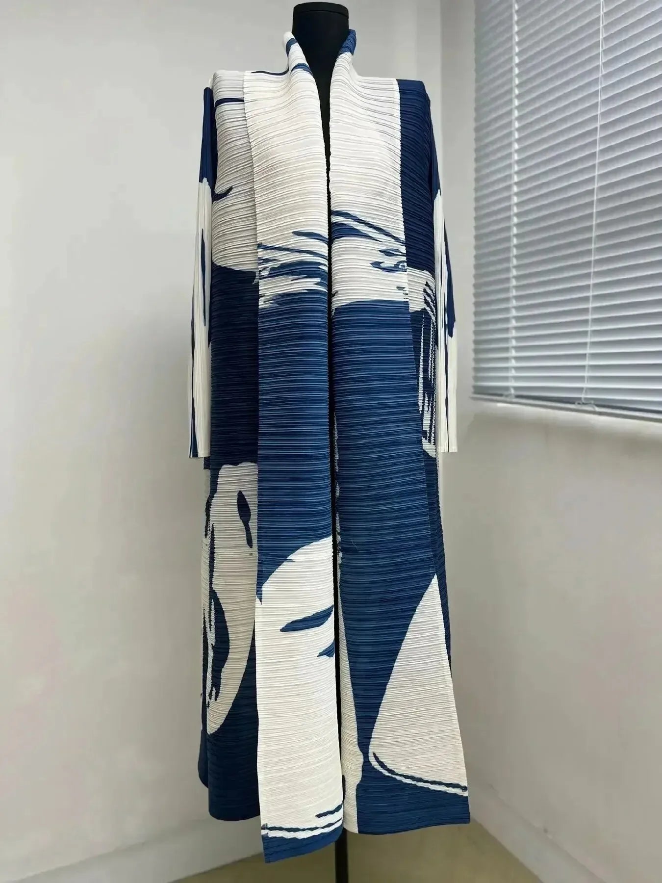 Printed Pleated Coat with Belt | Loose Long Contrast Color Coat