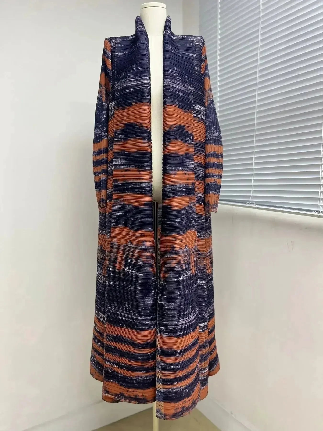 Printed Pleated Coat with Belt | Loose Long Contrast Color Coat