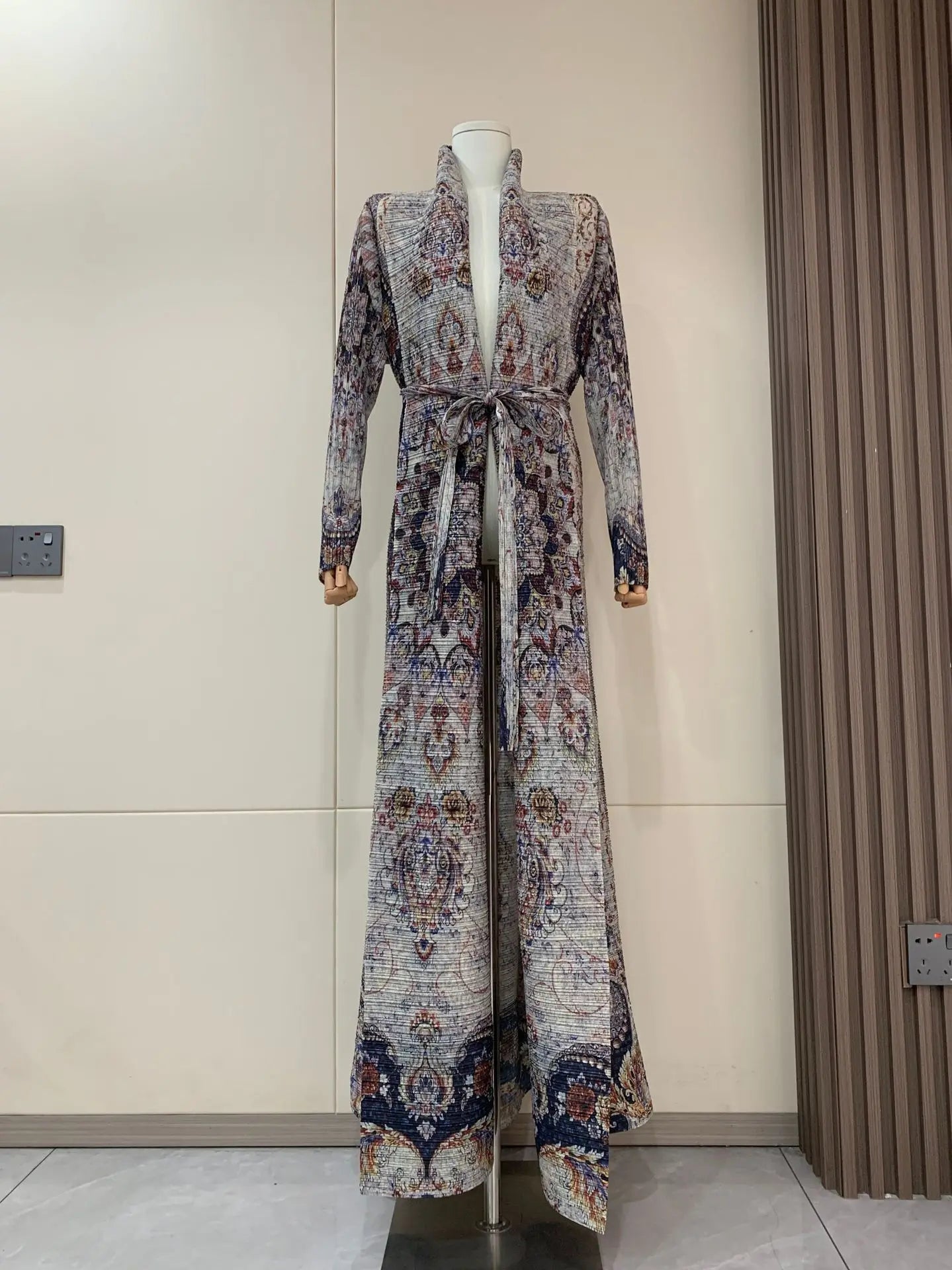 Printed Pleated Coat with Belt | Loose Long Contrast Color Coat