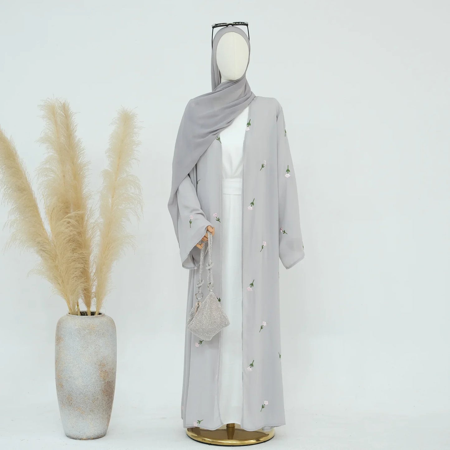 2024 Flower Embroidery Muslim Modest Cardigan for Women Eid Dubai Kimono Aabaya Dress Luxury Islam Saudi Turkey Plain Clothing