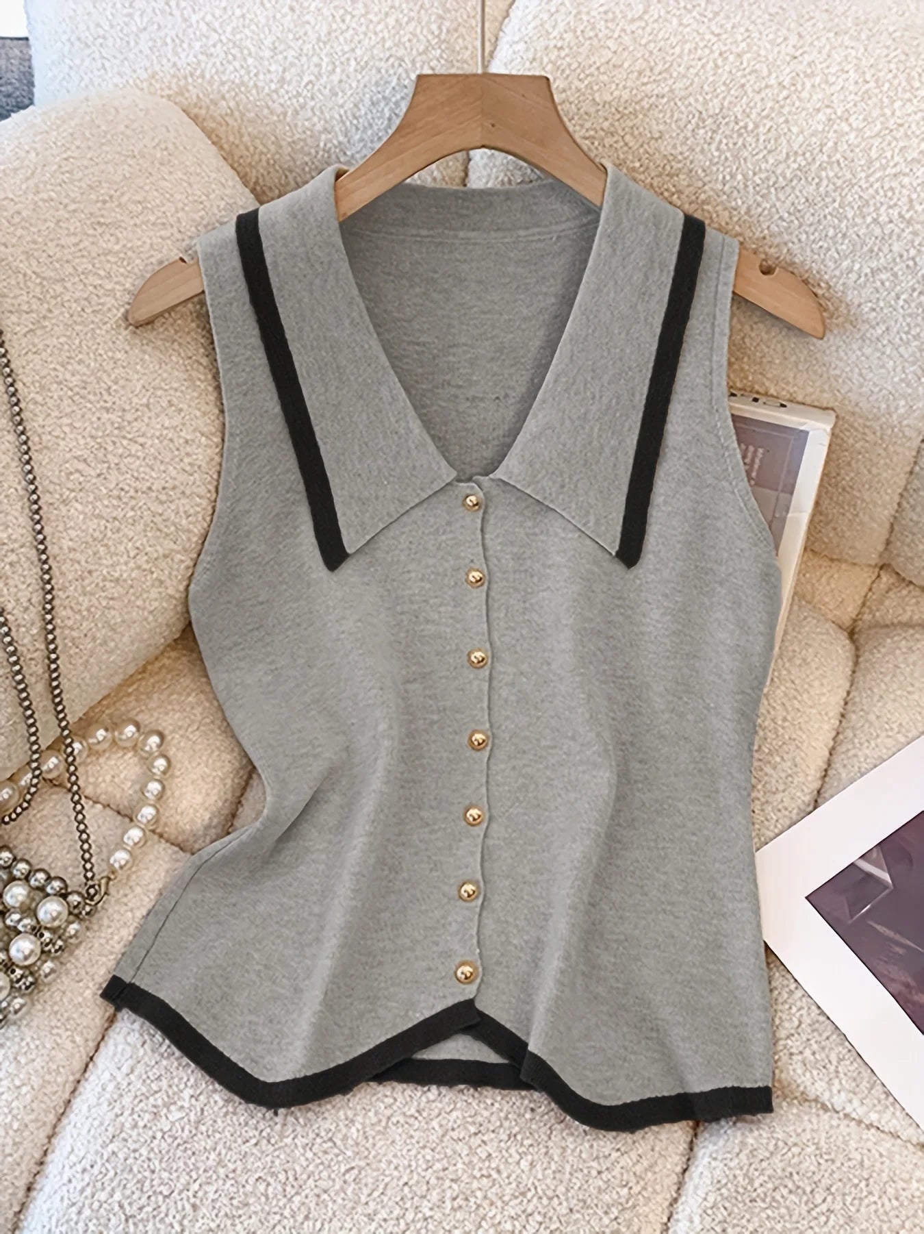 French Collar Knit Sleeveless Vest – Contrast Color-Block Slim Fit