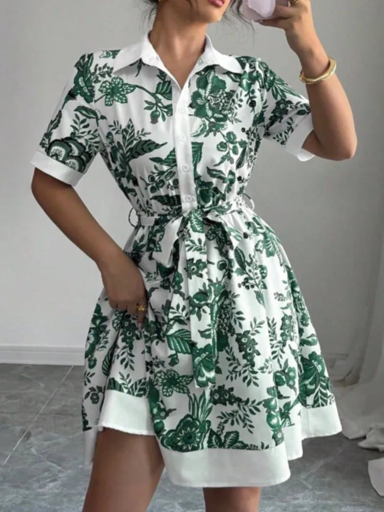 فستان صيفي مطبوع بأزرار وأربطة | أنيق وعملي
