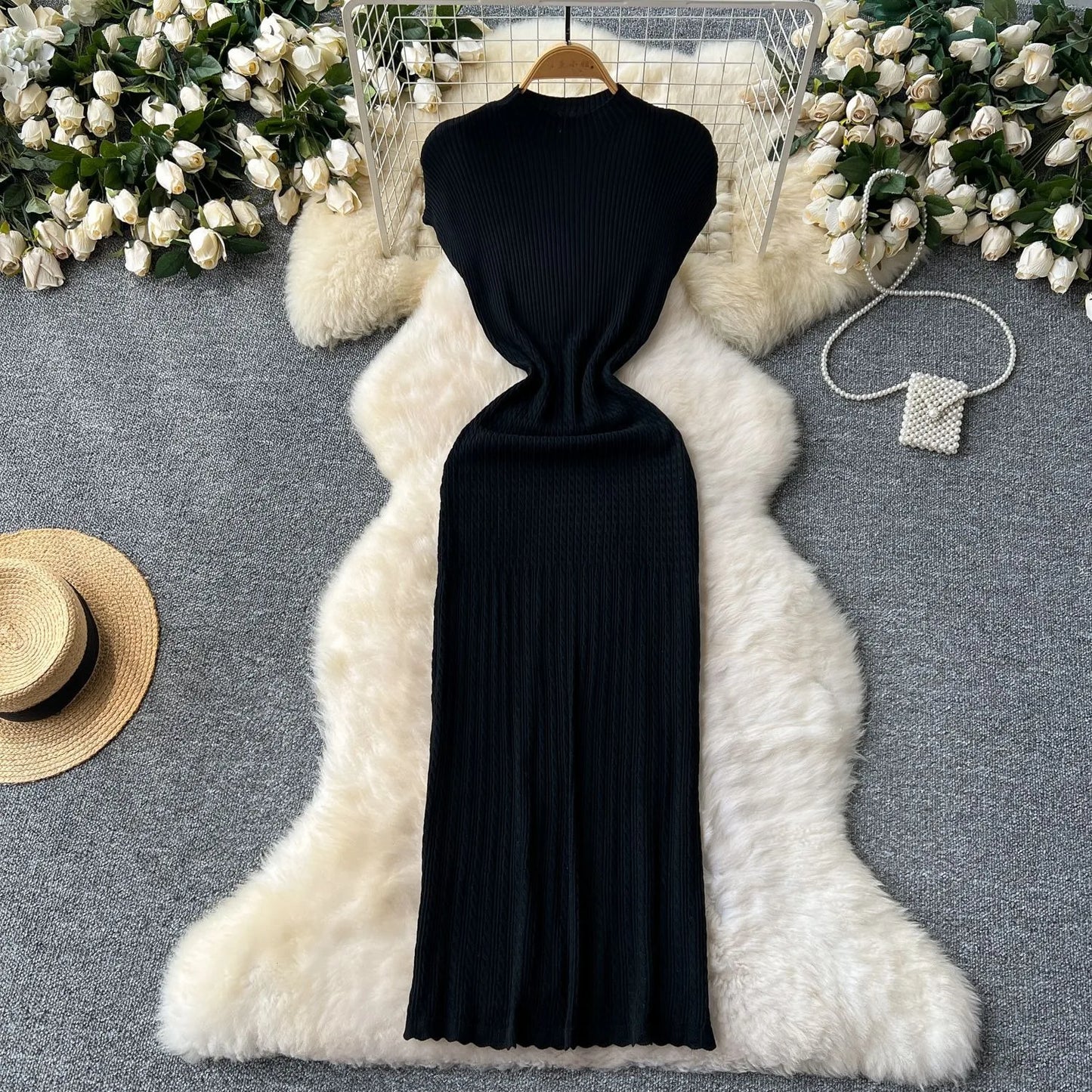 فستان جينز طويل مع قطع متداخلة | ياقة على شكل حرف V ضيق الأكمام القصيرة