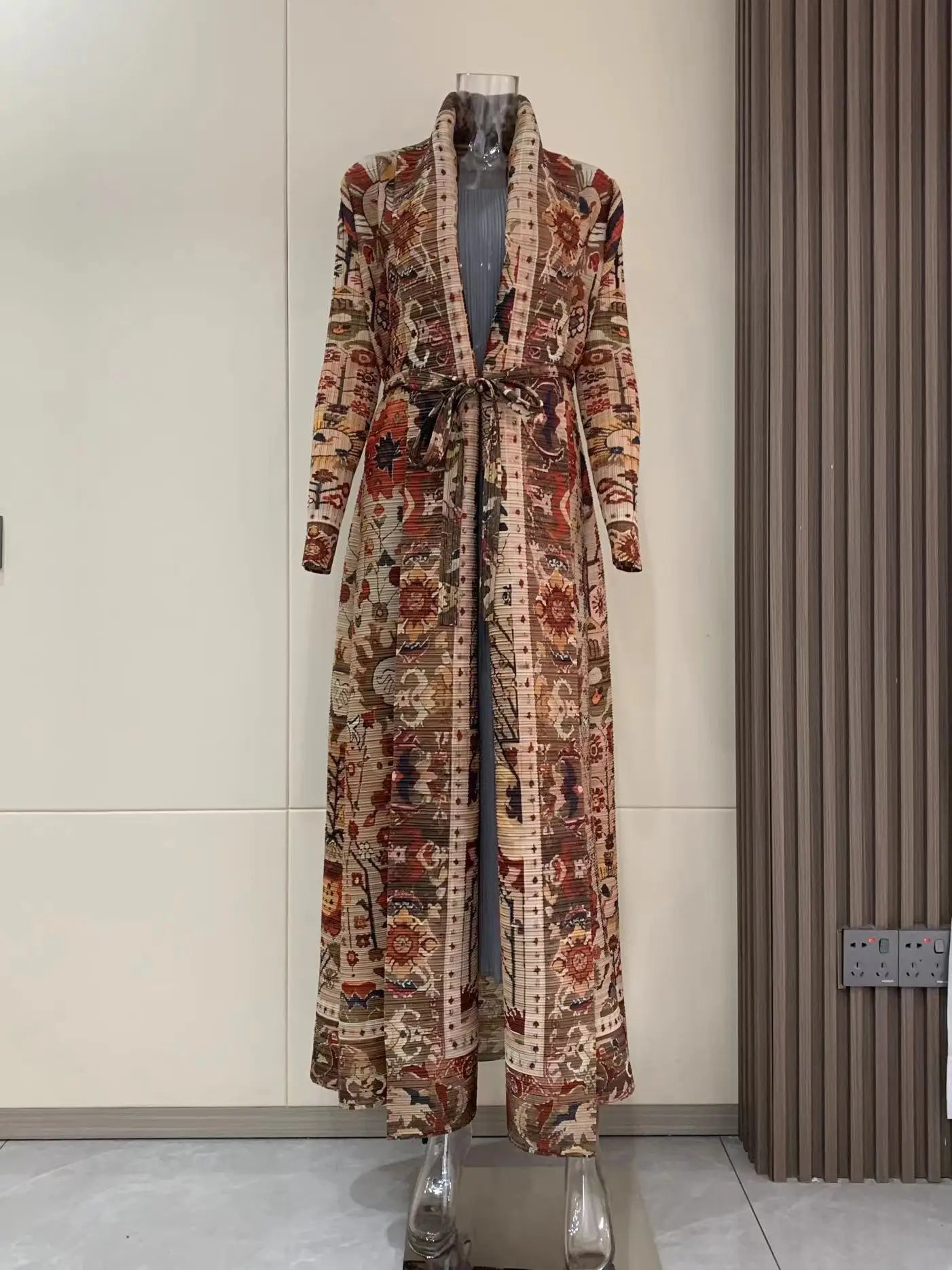 Printed Pleated Coat with Belt | Loose Long Contrast Color Coat