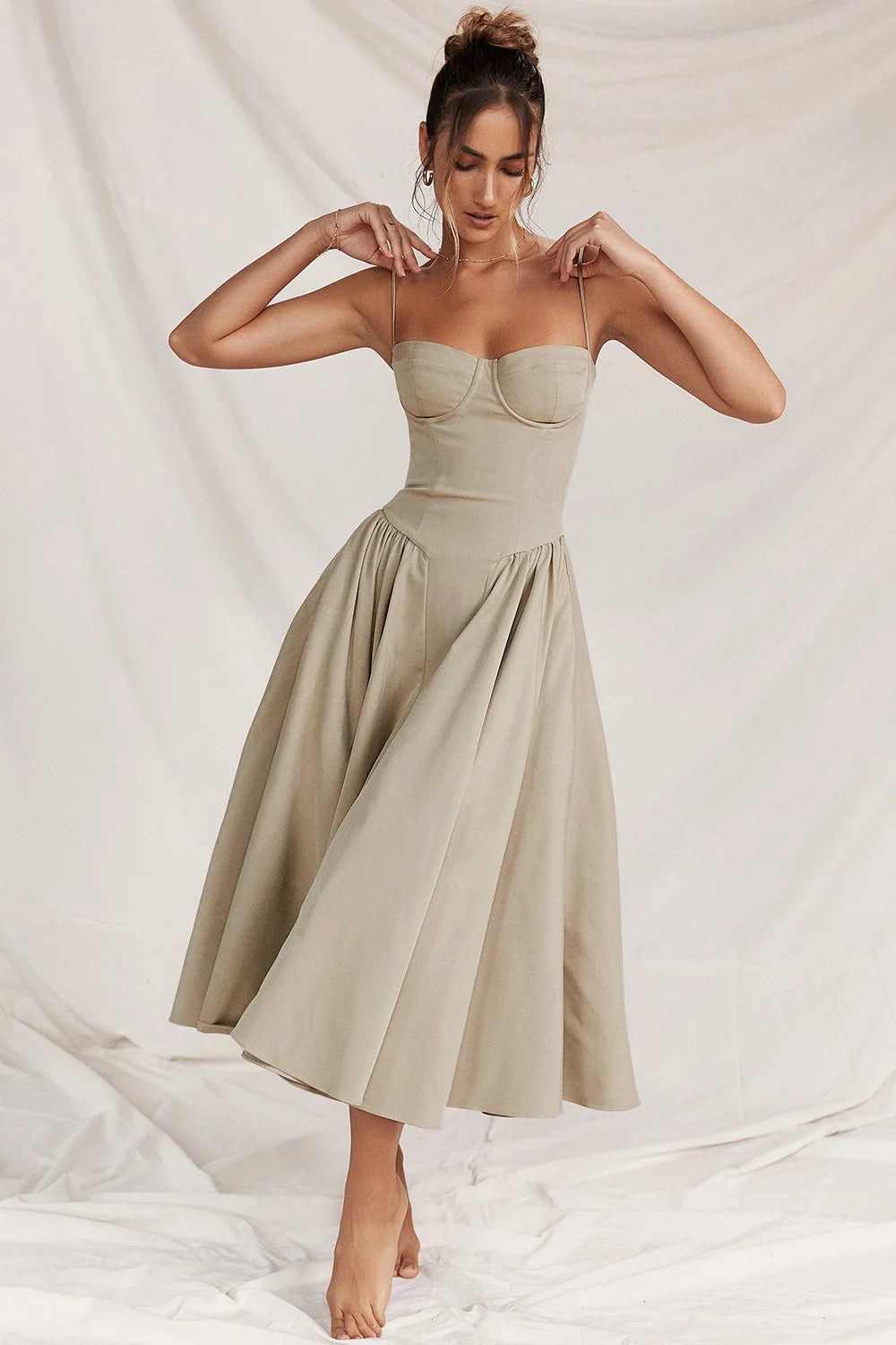 Vintage Maxi Dress – Elegant Court-Style Strap Dress